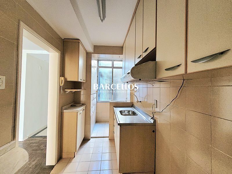 Apto com 3 quartos, 1 banheiro e 90m² à venda no bairro Centro, Porto Alegre