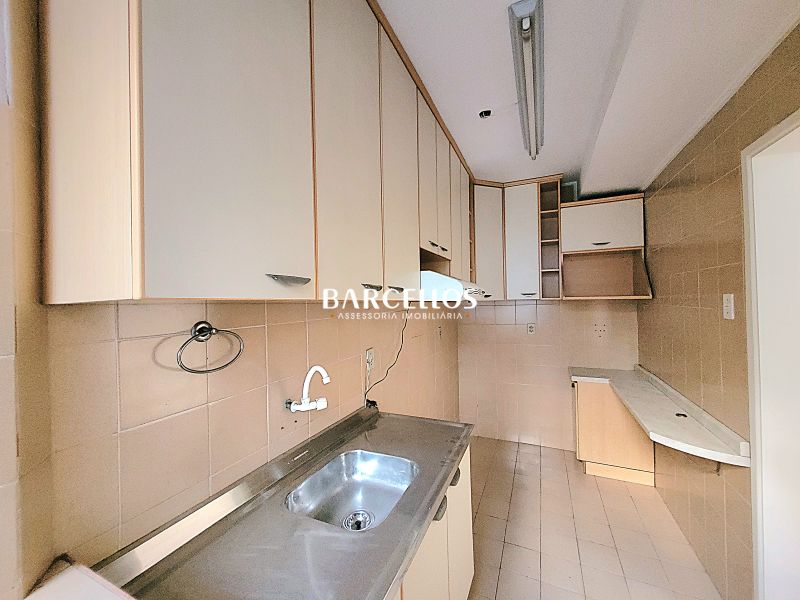 Apto com 3 quartos, 1 banheiro e 90m² à venda no bairro Centro, Porto Alegre