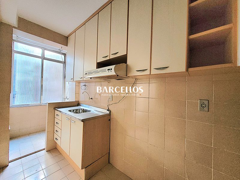 Apto com 3 quartos, 1 banheiro e 90m² à venda no bairro Centro, Porto Alegre