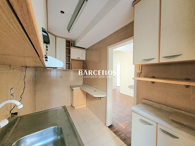 Apto com 3 quartos, 1 banheiro e 90m² à venda no bairro Centro, Porto Alegre