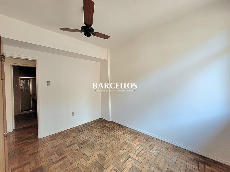 Apto com 3 quartos, 1 banheiro e 90m² à venda no bairro Centro, Porto Alegre