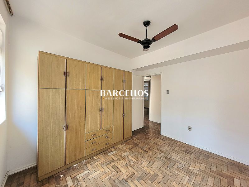Apto com 3 quartos, 1 banheiro e 90m² à venda no bairro Centro, Porto Alegre
