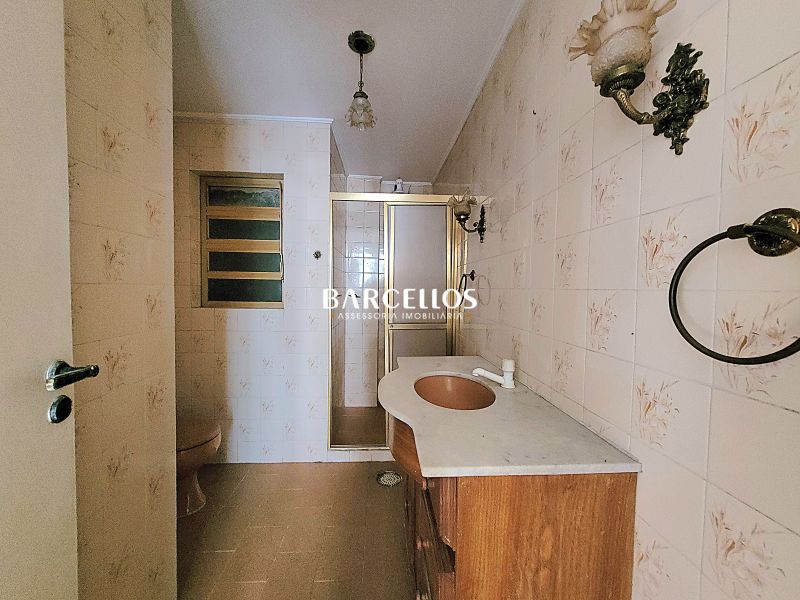 Apto com 3 quartos, 1 banheiro e 90m² à venda no bairro Centro, Porto Alegre