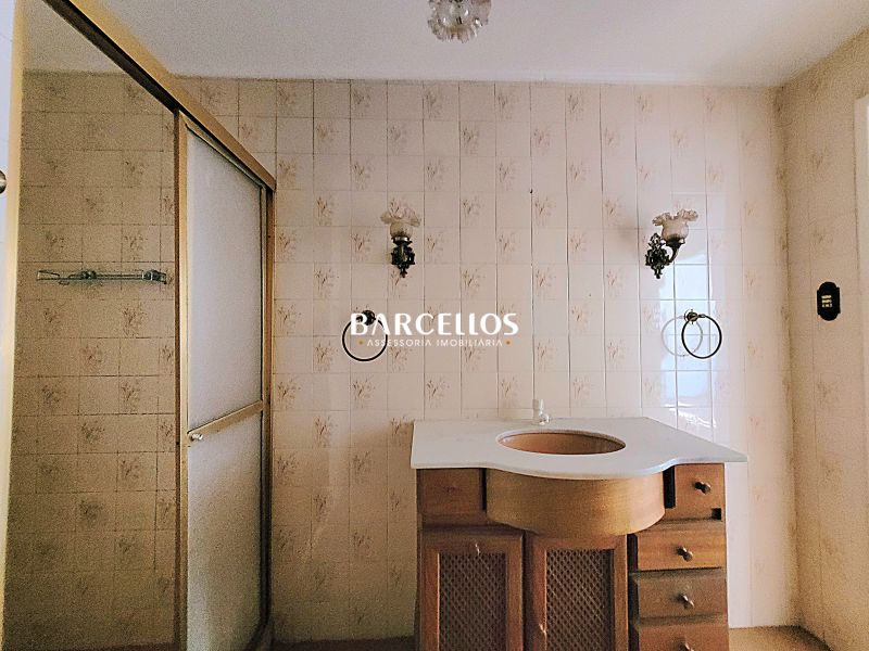 Apto com 3 quartos, 1 banheiro e 90m² à venda no bairro Centro, Porto Alegre