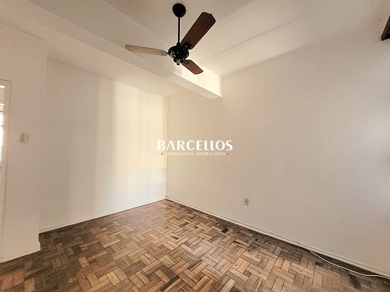 Apto com 3 quartos, 1 banheiro e 90m² à venda no bairro Centro, Porto Alegre