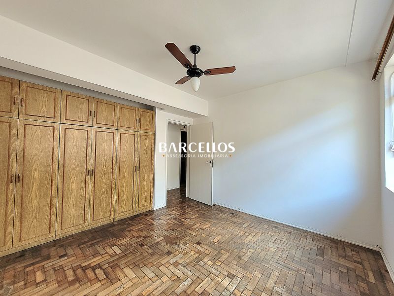 Apto com 3 quartos, 1 banheiro e 90m² à venda no bairro Centro, Porto Alegre