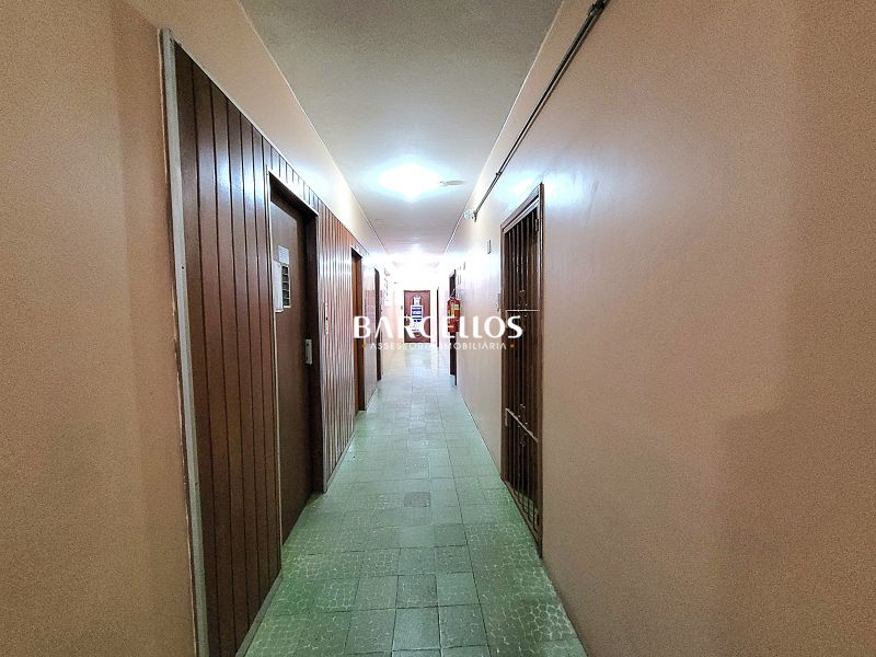 Apto com 3 quartos, 1 banheiro e 90m² à venda no bairro Centro, Porto Alegre