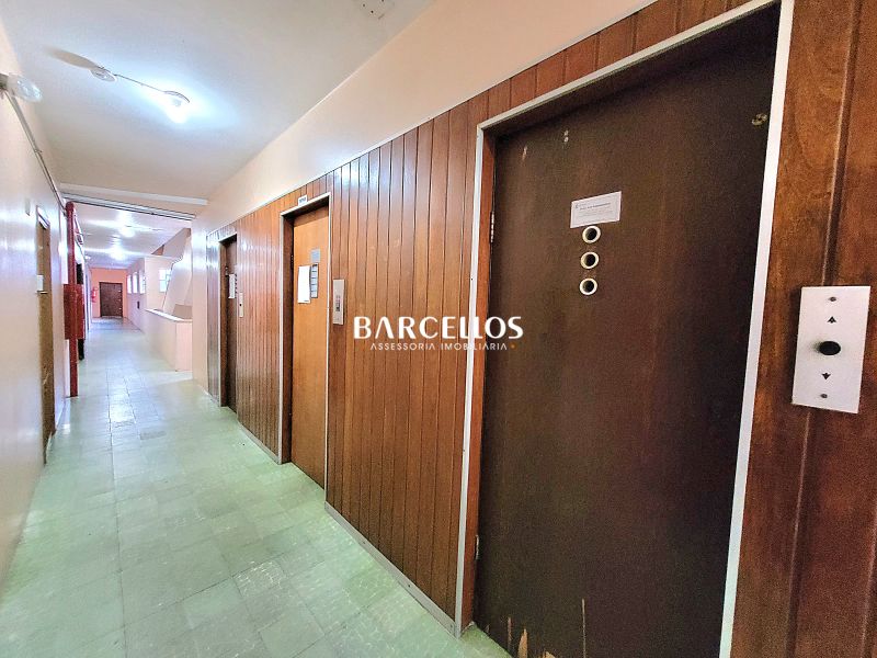Apto com 3 quartos, 1 banheiro e 90m² à venda no bairro Centro, Porto Alegre