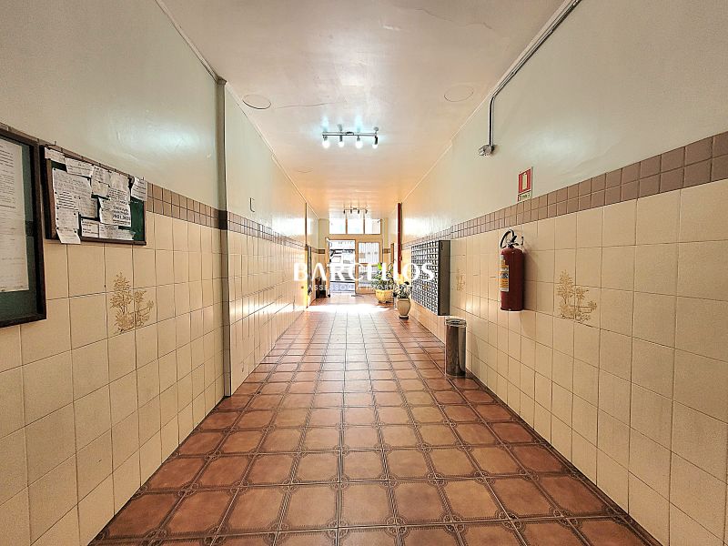 Apto com 3 quartos, 1 banheiro e 90m² à venda no bairro Centro, Porto Alegre