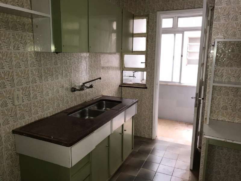 Apto com 2 quartos, 1 banheiro e 80m² à venda no bairro Centro, Porto Alegre
