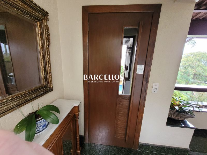 Casa com 3 quartos, 4 banheiros e 430m² à venda no bairro Vila Assuncao, Porto Alegre