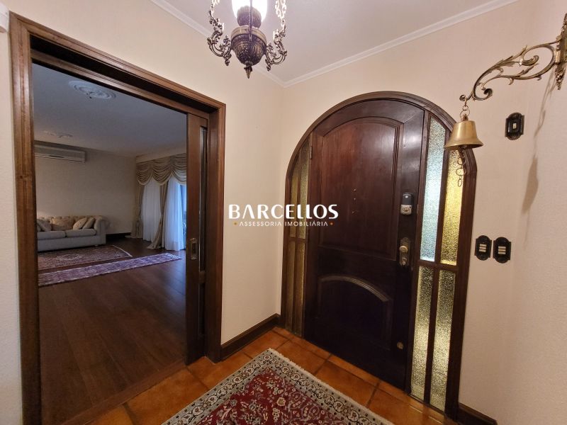 Casa com 3 quartos, 4 banheiros e 430m² à venda no bairro Vila Assuncao, Porto Alegre
