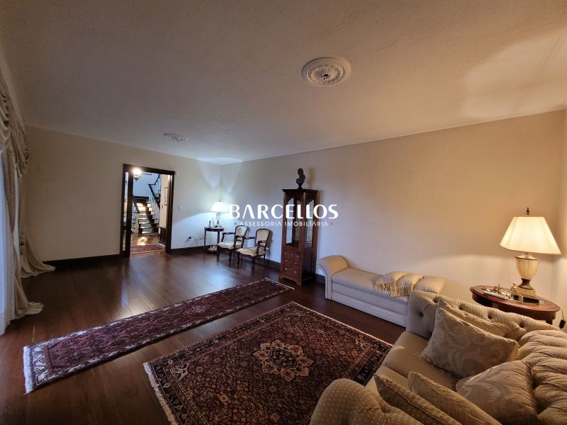 Casa com 3 quartos, 4 banheiros e 430m² à venda no bairro Vila Assuncao, Porto Alegre