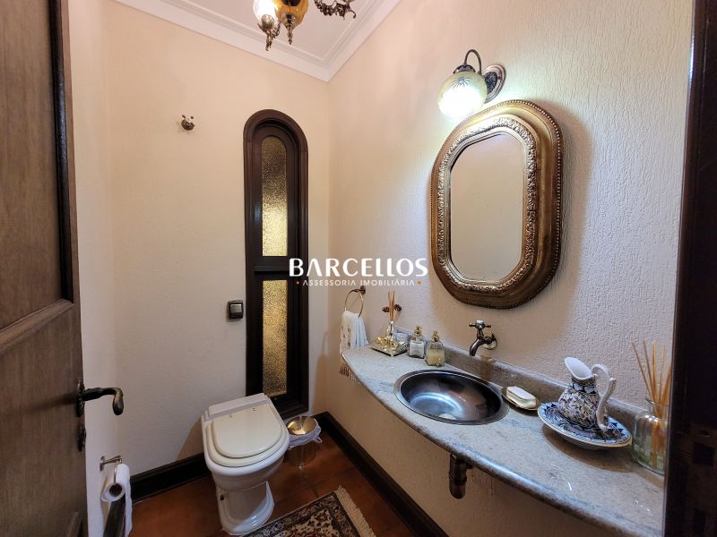 Casa com 3 quartos, 4 banheiros e 430m² à venda no bairro Vila Assuncao, Porto Alegre