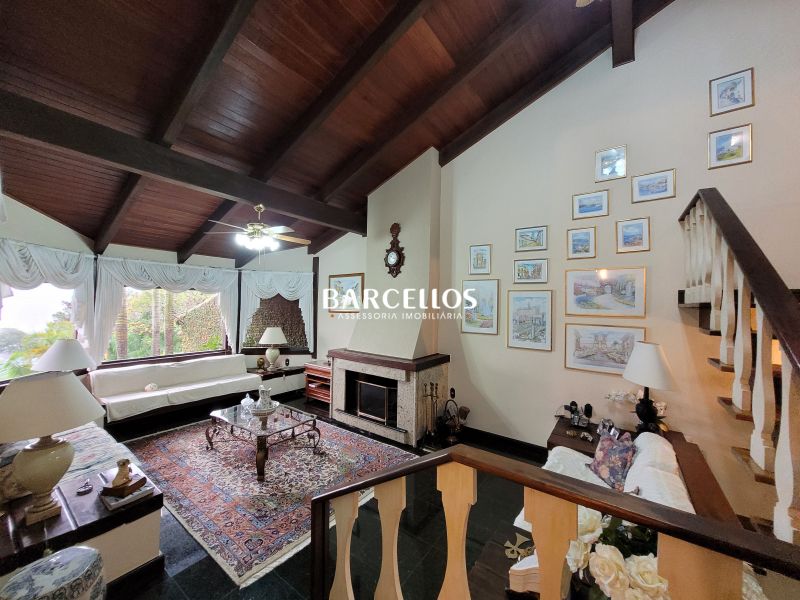 Casa com 3 quartos, 4 banheiros e 430m² à venda no bairro Vila Assuncao, Porto Alegre