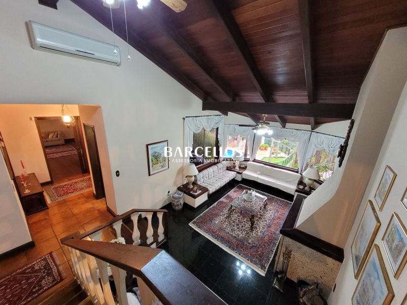 Casa com 3 quartos, 4 banheiros e 430m² à venda no bairro Vila Assuncao, Porto Alegre