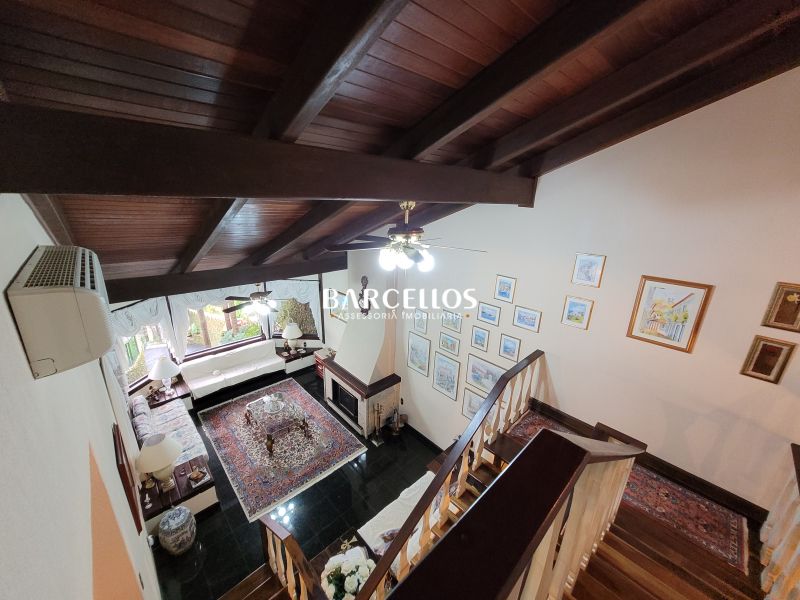Casa com 3 quartos, 4 banheiros e 430m² à venda no bairro Vila Assuncao, Porto Alegre