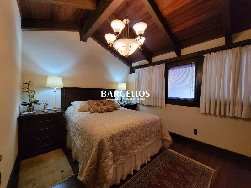 Casa com 3 quartos, 4 banheiros e 430m² à venda no bairro Vila Assuncao, Porto Alegre