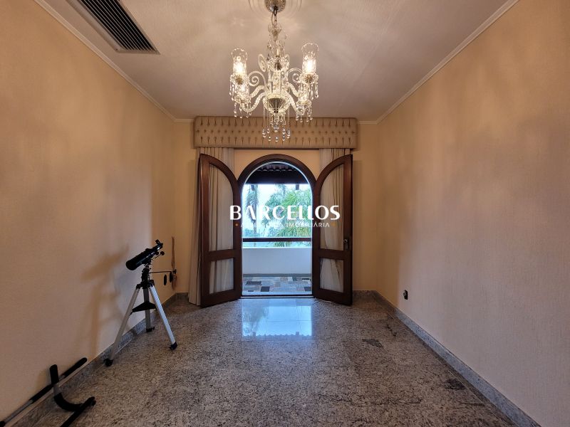 Casa com 3 quartos, 4 banheiros e 430m² à venda no bairro Vila Assuncao, Porto Alegre