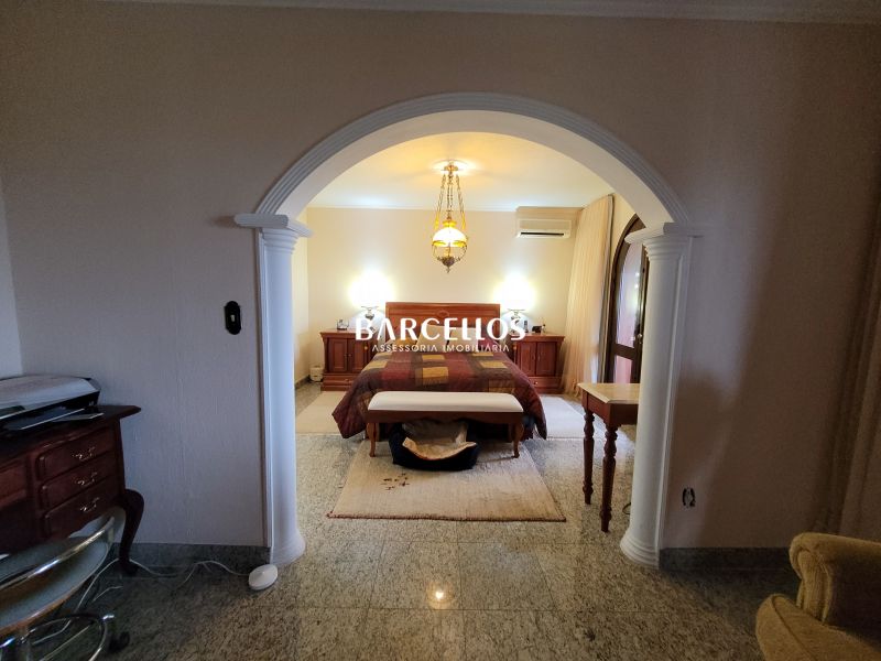 Casa com 3 quartos, 4 banheiros e 430m² à venda no bairro Vila Assuncao, Porto Alegre
