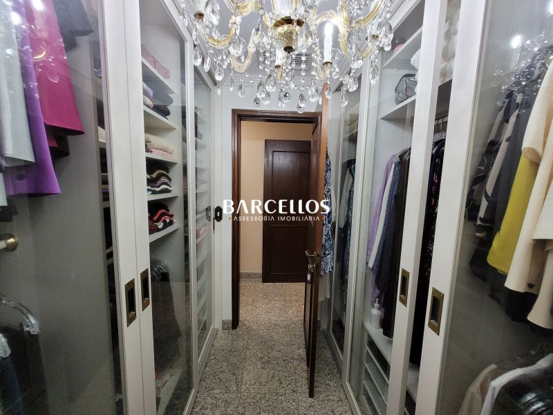 Casa com 3 quartos, 4 banheiros e 430m² à venda no bairro Vila Assuncao, Porto Alegre