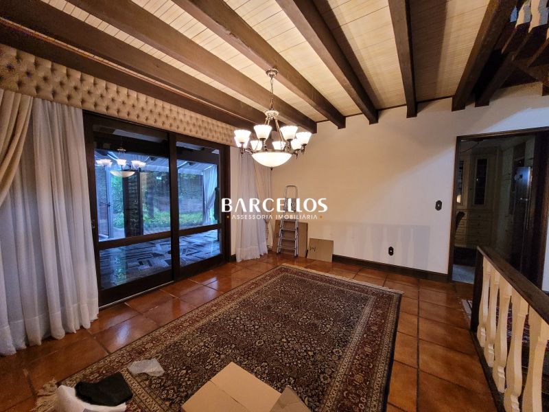 Casa com 3 quartos, 4 banheiros e 430m² à venda no bairro Vila Assuncao, Porto Alegre