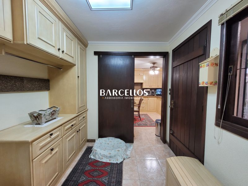 Casa com 3 quartos, 4 banheiros e 430m² à venda no bairro Vila Assuncao, Porto Alegre