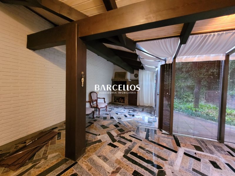 Casa com 3 quartos, 4 banheiros e 430m² à venda no bairro Vila Assuncao, Porto Alegre
