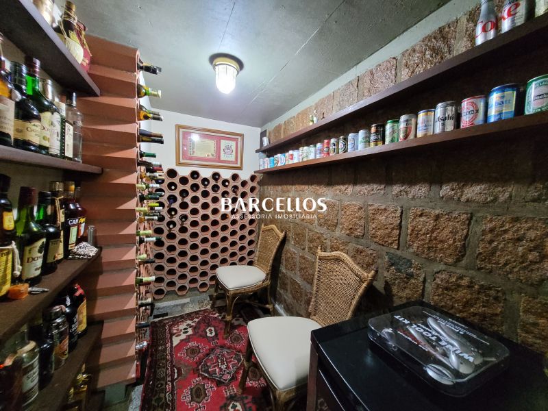 Casa com 3 quartos, 4 banheiros e 430m² à venda no bairro Vila Assuncao, Porto Alegre