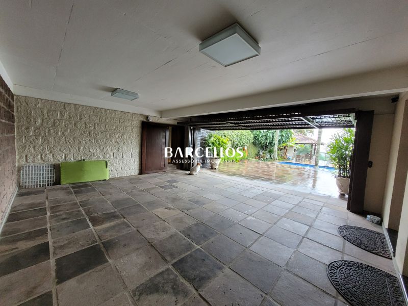 Casa com 3 quartos, 4 banheiros e 430m² à venda no bairro Vila Assuncao, Porto Alegre