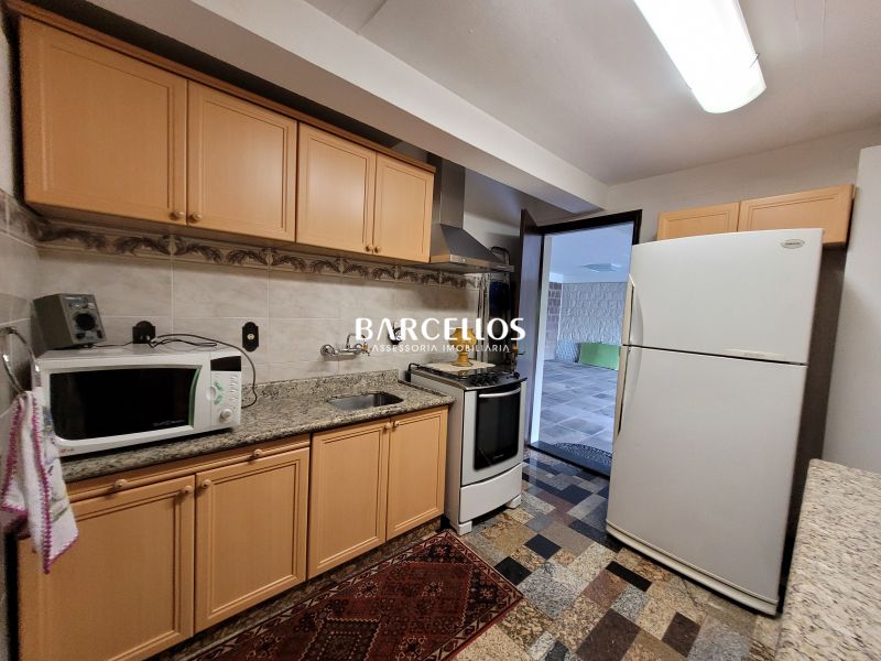 Casa com 3 quartos, 4 banheiros e 430m² à venda no bairro Vila Assuncao, Porto Alegre