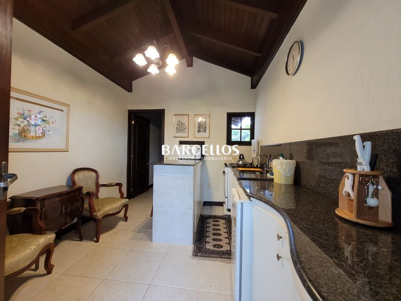 Casa com 3 quartos, 4 banheiros e 430m² à venda no bairro Vila Assuncao, Porto Alegre