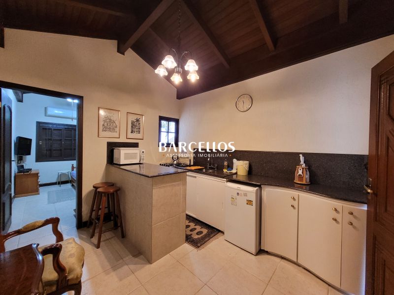Casa com 3 quartos, 4 banheiros e 430m² à venda no bairro Vila Assuncao, Porto Alegre