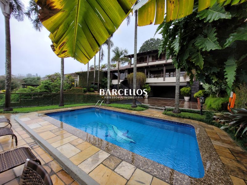 Casa com 3 quartos, 4 banheiros e 430m² à venda no bairro Vila Assuncao, Porto Alegre