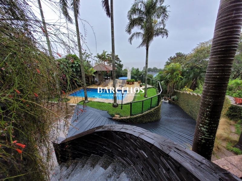 Casa com 3 quartos, 4 banheiros e 430m² à venda no bairro Vila Assuncao, Porto Alegre
