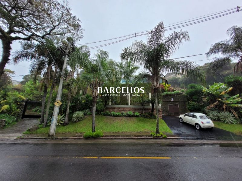 Casa com 3 quartos, 4 banheiros e 430m² à venda no bairro Vila Assuncao, Porto Alegre