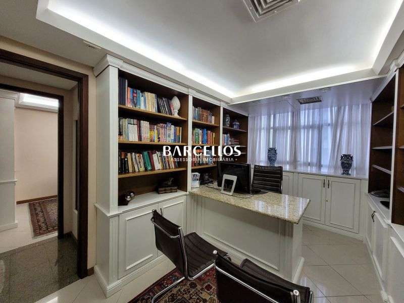 Conjunto com 3 banheiros e 212m² à venda no bairro Moinhos de Vento, Porto Alegre