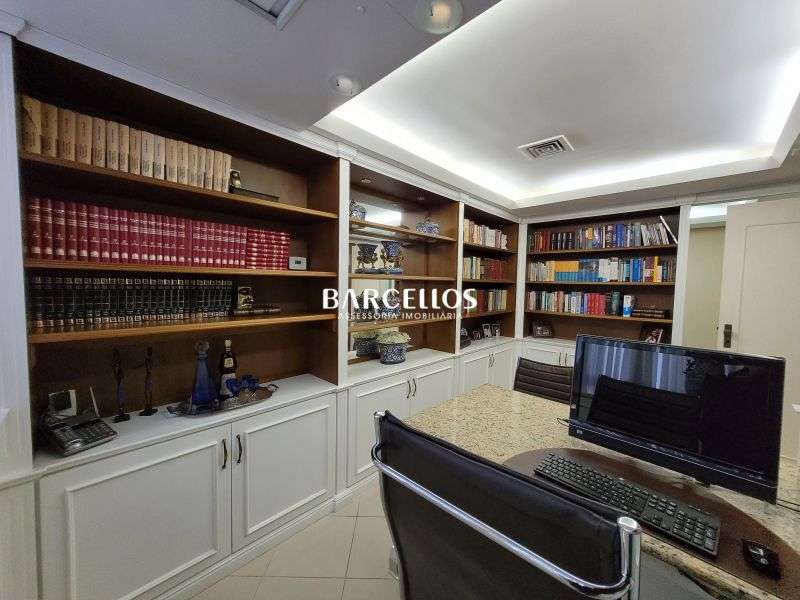 Conjunto com 3 banheiros e 212m² à venda no bairro Moinhos de Vento, Porto Alegre