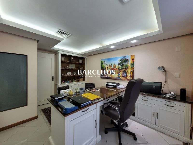 Conjunto com 3 banheiros e 212m² à venda no bairro Moinhos de Vento, Porto Alegre