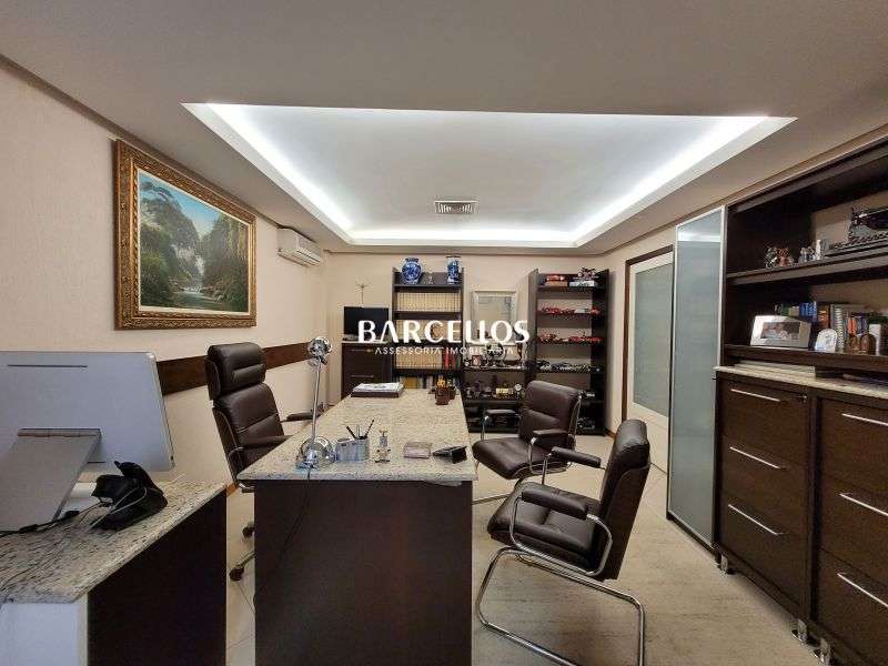Conjunto com 3 banheiros e 212m² à venda no bairro Moinhos de Vento, Porto Alegre