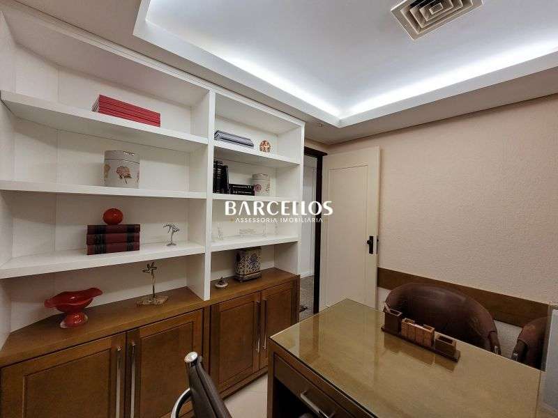 Conjunto com 3 banheiros e 212m² à venda no bairro Moinhos de Vento, Porto Alegre
