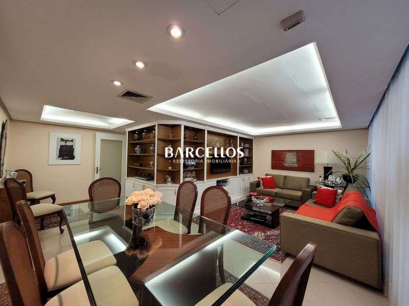 Conjunto com 3 banheiros e 212m² à venda no bairro Moinhos de Vento, Porto Alegre