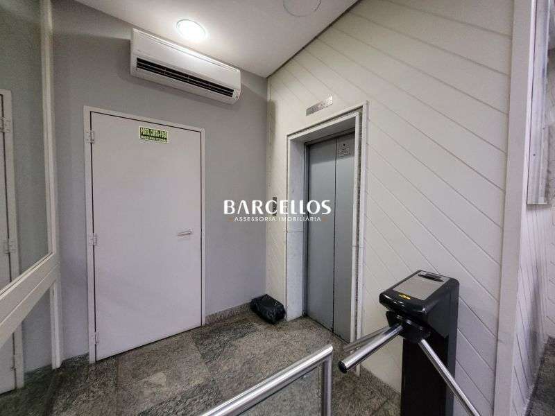 Conjunto com 3 banheiros e 212m² à venda no bairro Moinhos de Vento, Porto Alegre