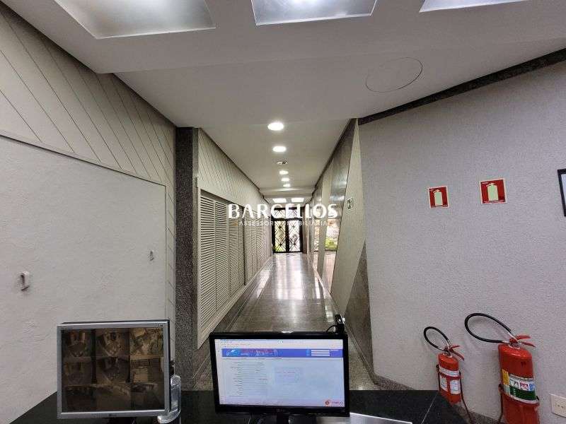 Conjunto com 3 banheiros e 212m² à venda no bairro Moinhos de Vento, Porto Alegre