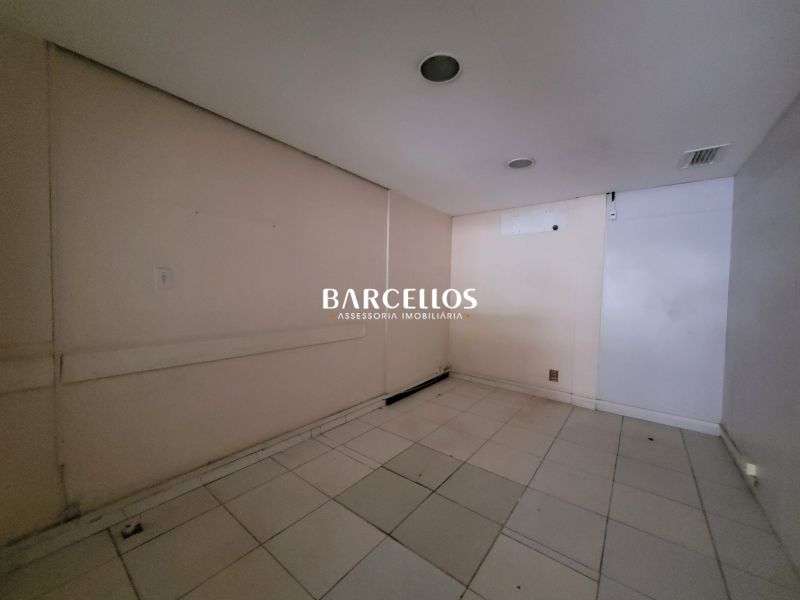 Sobrado Comercial com 1 quarto, 6 banheiros e 800m² à venda no bairro Independencia, Porto Alegre