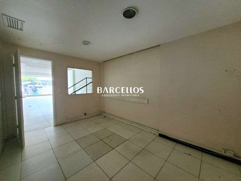 Sobrado Comercial com 1 quarto, 6 banheiros e 800m² à venda no bairro Independencia, Porto Alegre