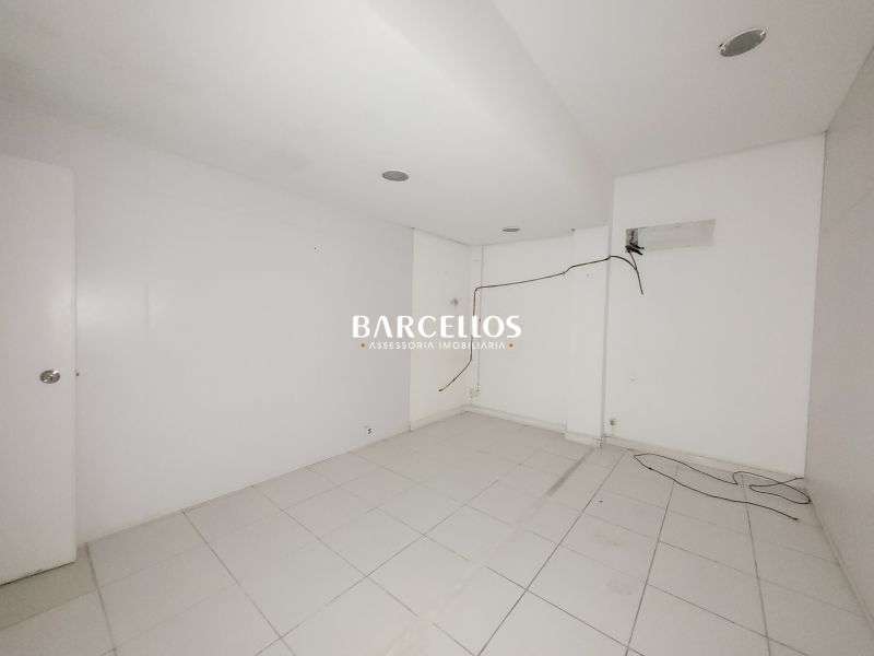 Sobrado Comercial com 1 quarto, 6 banheiros e 800m² à venda no bairro Independencia, Porto Alegre