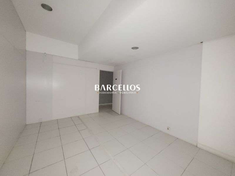 Sobrado Comercial com 1 quarto, 6 banheiros e 800m² à venda no bairro Independencia, Porto Alegre