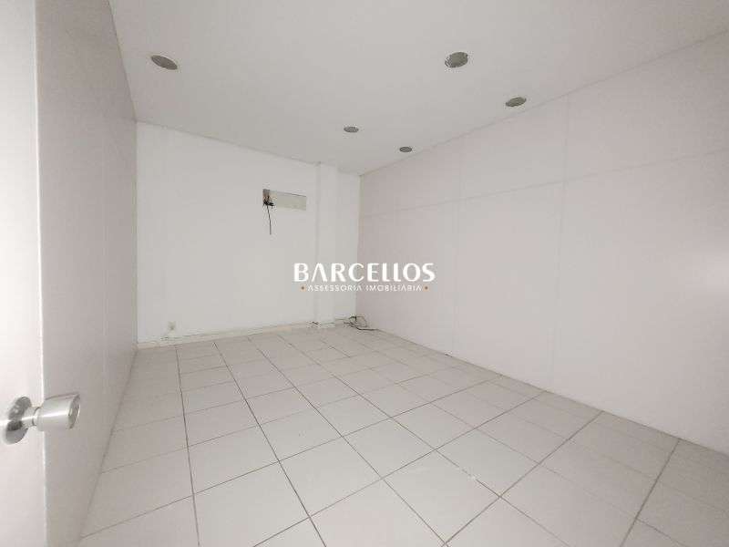 Sobrado Comercial com 1 quarto, 6 banheiros e 800m² à venda no bairro Independencia, Porto Alegre