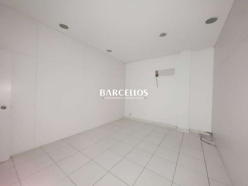 Sobrado Comercial com 1 quarto, 6 banheiros e 800m² à venda no bairro Independencia, Porto Alegre